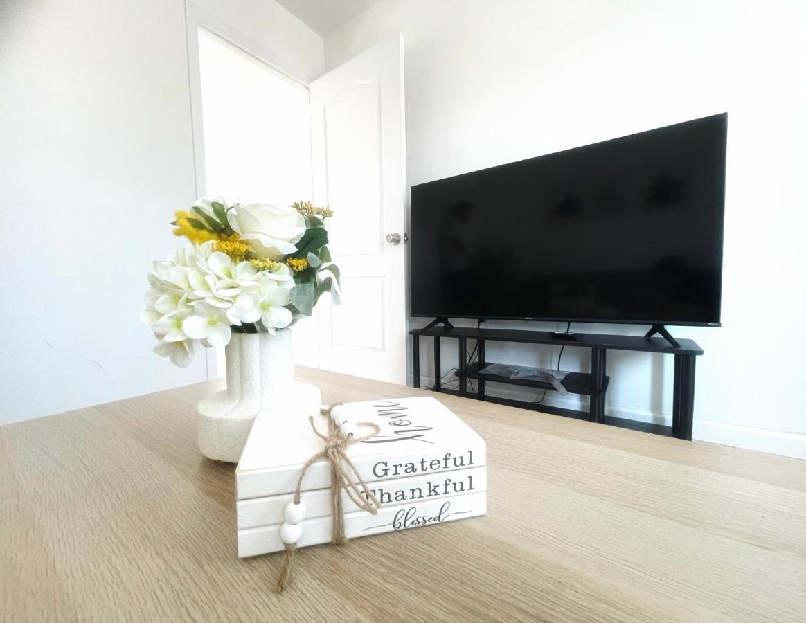 Brand New!!!with Balcony, Free Parking, 3 Minutes To Subway Appartamento New York