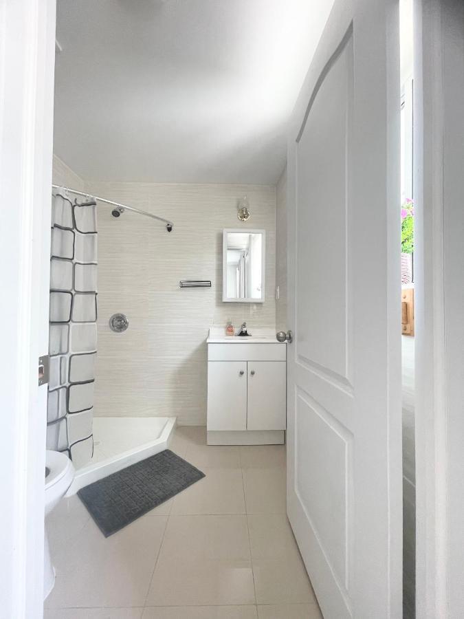 Brand New!!!with Balcony, Free Parking, 3 Minutes To Subway Appartamento *